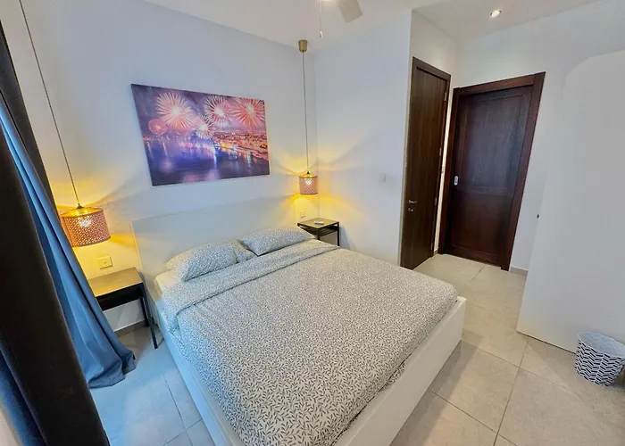 아파트 Adira Bay Hideaway - Fast Wifi And Office Is-Sellum